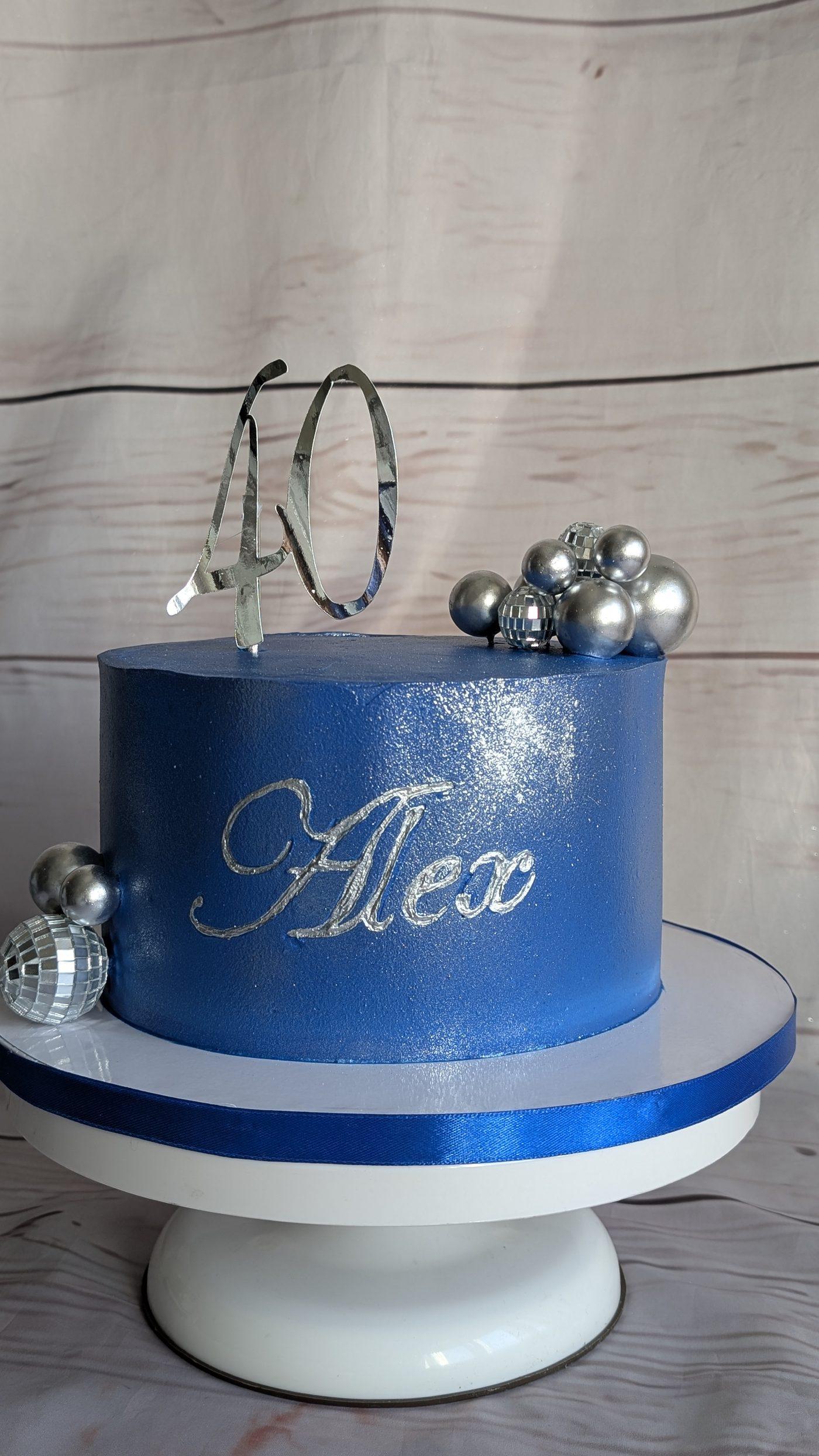 Bolo de aniversário 40 anos azul navy com glitter e nome Alex